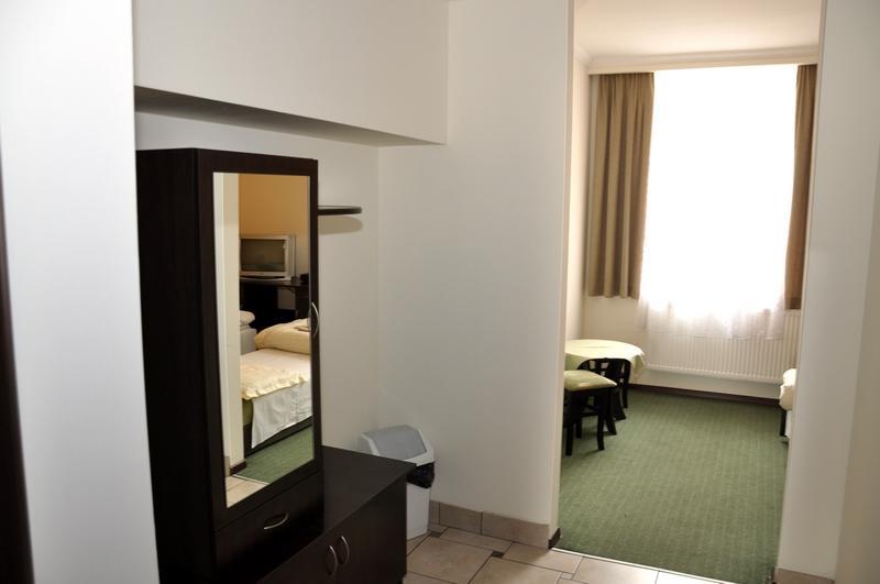 Żywiec Stary Dwor Bed & Breakfast エクステリア 写真